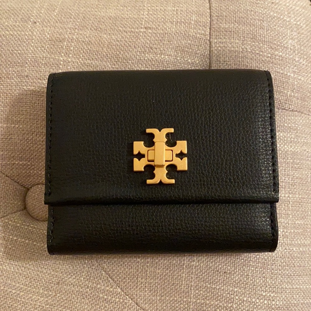 Tory Burch Medium Kira Wallet